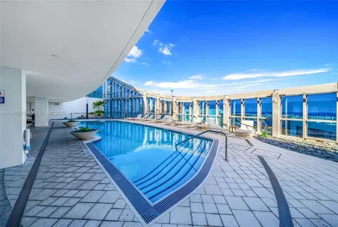 851 NE 1st Avenue Miami FL 33132