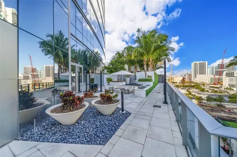 851 NE 1st Avenue Miami FL 33132