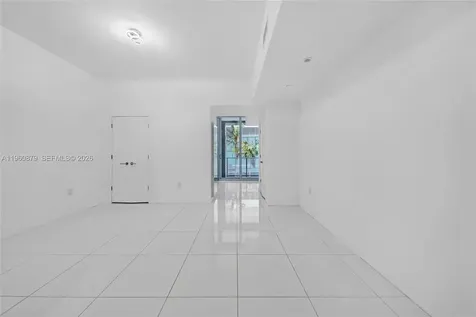 851 NE 1st Avenue Miami FL 33132