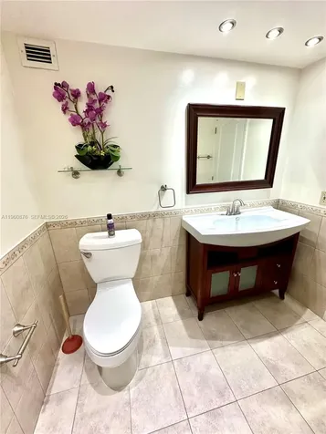 1904 S Ocean Drive Hallandale Beach FL 33009