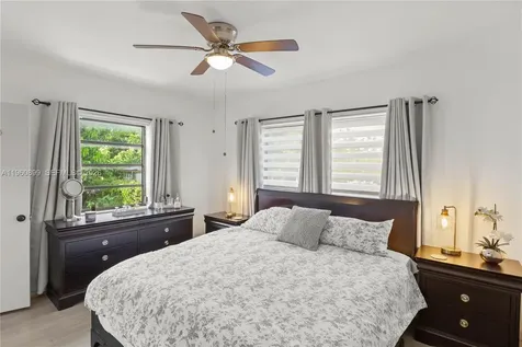 8461 SW 33rd Terrace Miami FL 33155