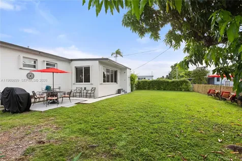8461 SW 33rd Terrace Miami FL 33155