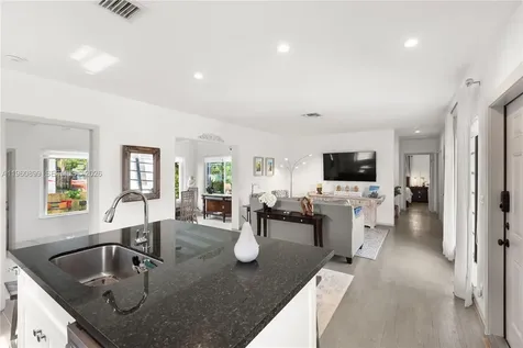 8461 SW 33rd Terrace Miami FL 33155