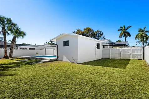 19335 Franjo Road Cutler Bay FL 33157