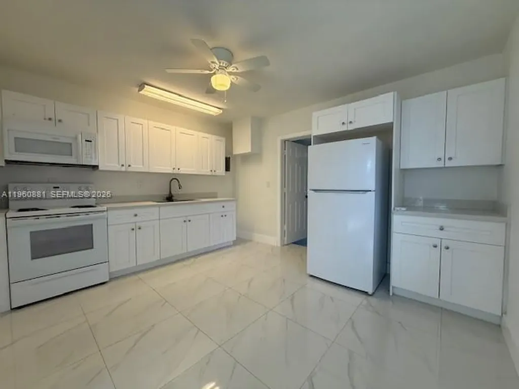 215 SW 21st Way Fort Lauderdale FL 33312
