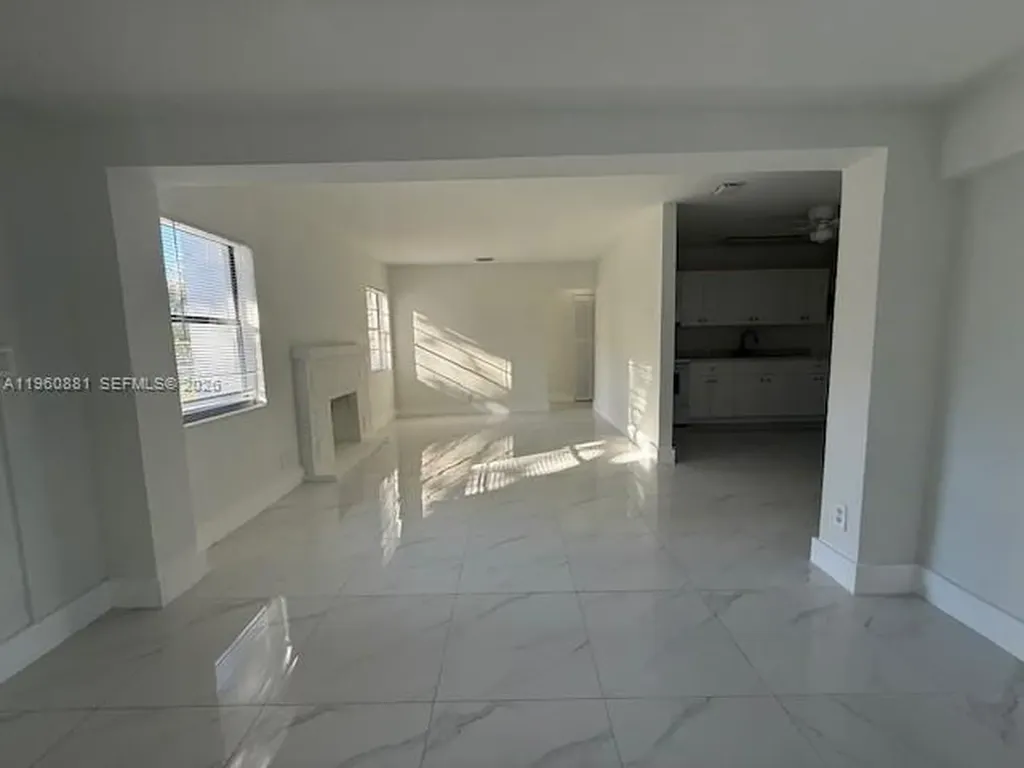 215 SW 21st Way Fort Lauderdale FL 33312
