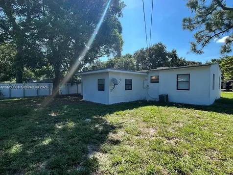 215 SW 21st Way Fort Lauderdale FL 33312