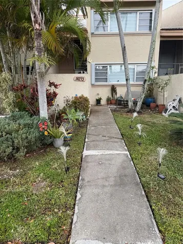 14273 Kendale Lakes Circle Miami FL 33183
