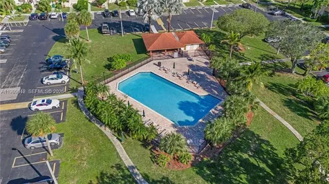 14273 Kendale Lakes Circle Miami FL 33183