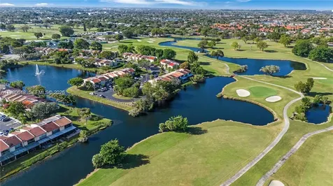 14273 Kendale Lakes Circle Miami FL 33183