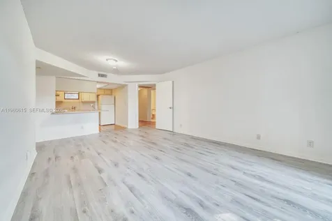 8290 Lake Drive Doral FL 33166