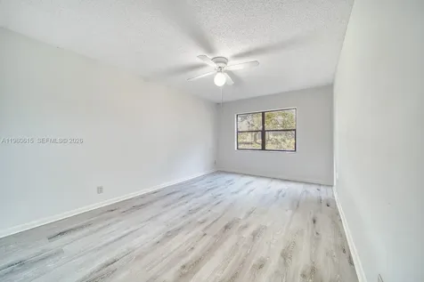 8290 Lake Drive Doral FL 33166