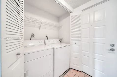 8290 Lake Drive Doral FL 33166