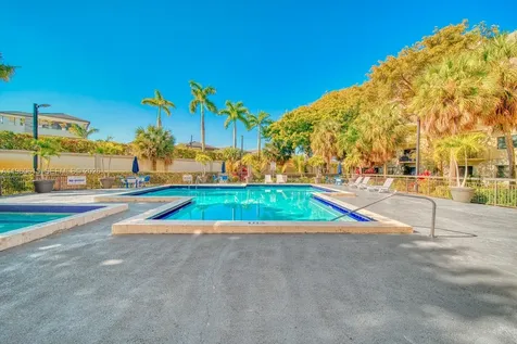 8290 Lake Drive Doral FL 33166