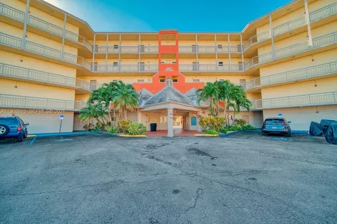 8290 Lake Drive Doral FL 33166