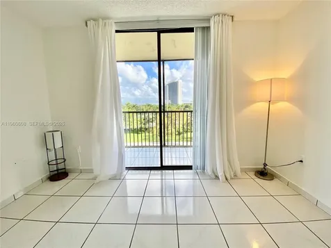 16950 Dixie North Miami Beach FL 33160