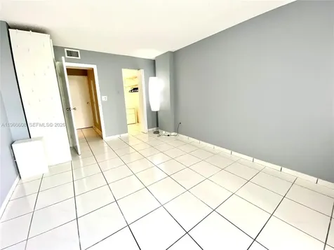 16950 Dixie North Miami Beach FL 33160