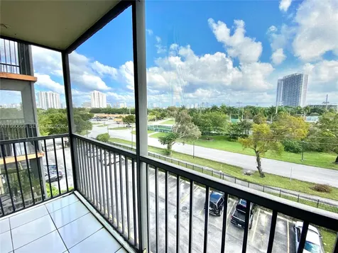 16950 Dixie North Miami Beach FL 33160