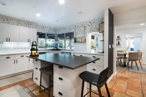 6255 SW 99th Terrace Pinecrest FL 33156