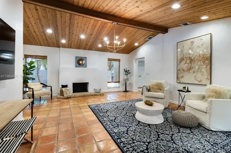 6255 SW 99th Terrace Pinecrest FL 33156