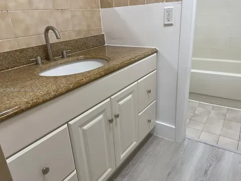 1075 W 68th Street Hialeah FL 33014