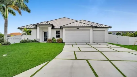 1726 SW 36th Ter, Cape Coral FL 33914