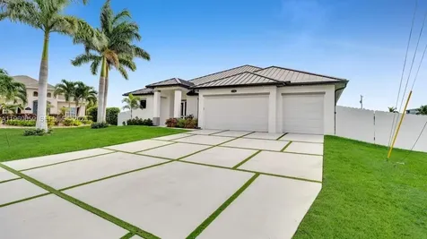 1726 SW 36th Ter, Cape Coral FL 33914