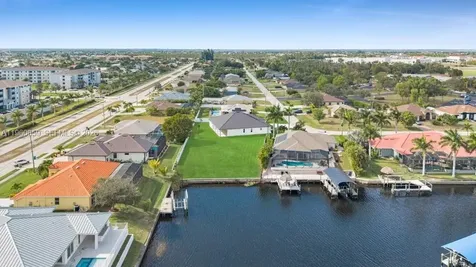 1726 SW 36th Ter, Cape Coral FL 33914
