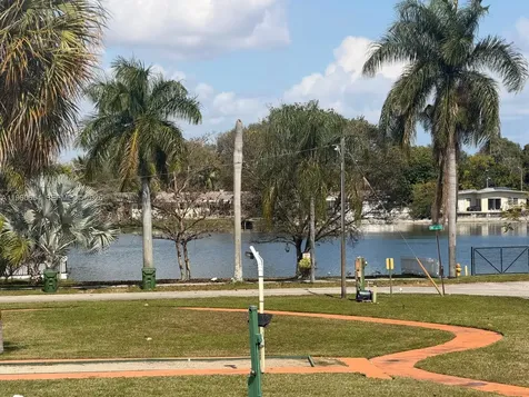 725 SW 11th Avenue Hallandale Beach FL 33009