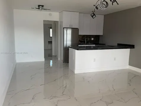725 SW 11th Avenue Hallandale Beach FL 33009