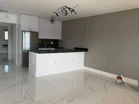 725 SW 11th Avenue Hallandale Beach FL 33009