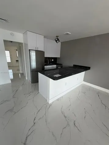 725 SW 11th Avenue Hallandale Beach FL 33009