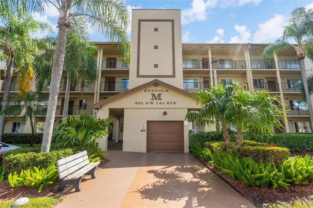 901 SW 141st Avenue Pembroke Pines FL 33027