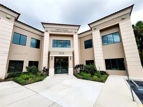 1016 Collier Center Way Naples FL 34110