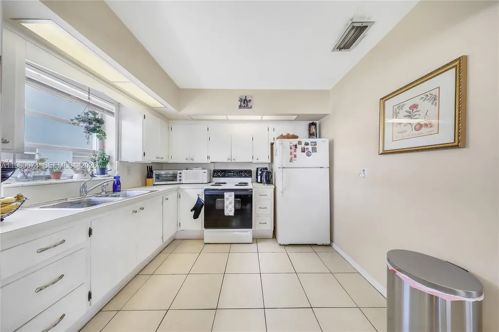 3711 Van Buren Street Hollywood FL 33021