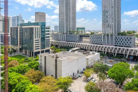 11 NE 6 Miami FL 33132