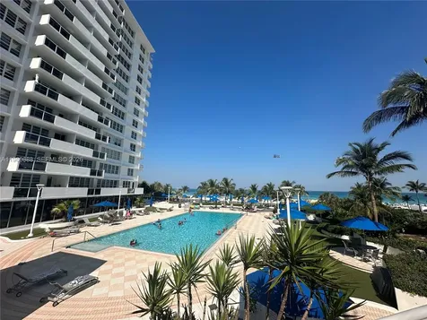100 Lincoln Road Miami Beach FL 33139