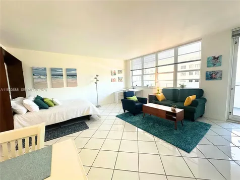 100 Lincoln Road Miami Beach FL 33139
