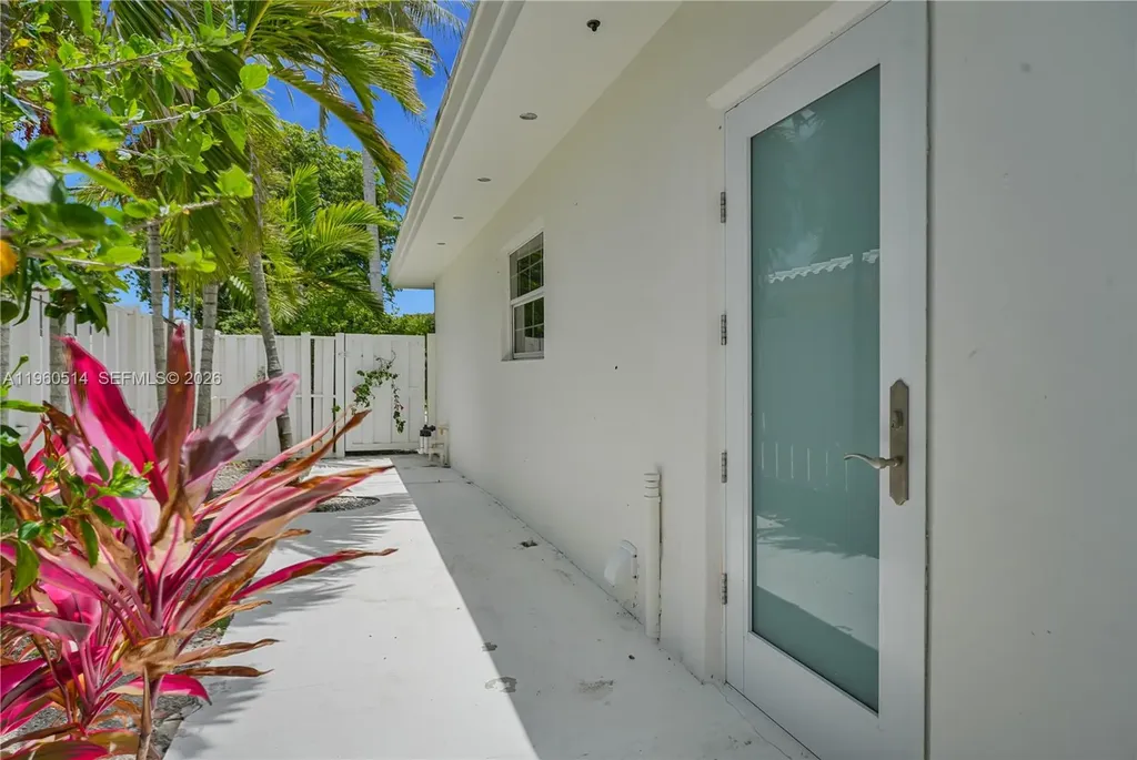 4731 Pierce Street Hollywood FL 33021