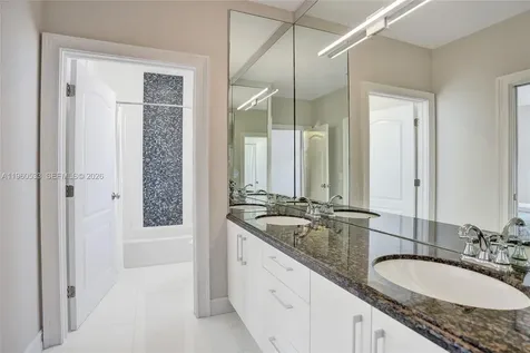 2539 Royal Palm Way Weston FL 33327