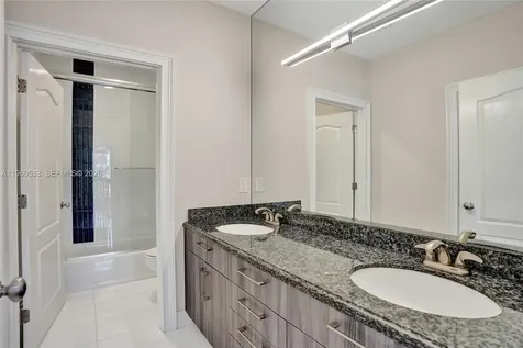 2539 Royal Palm Way Weston FL 33327