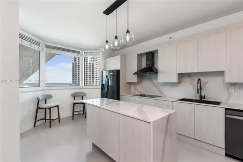 300 S Pointe Drive Miami Beach FL 33139