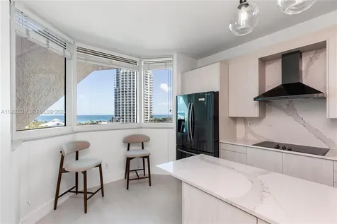 300 S Pointe Drive Miami Beach FL 33139