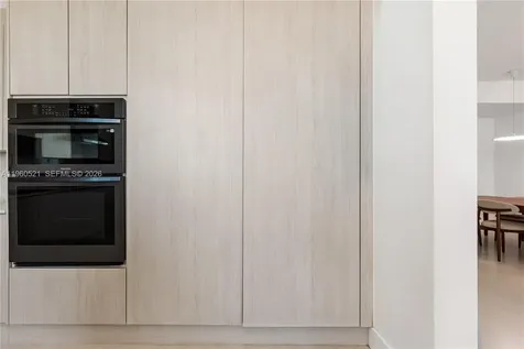 300 S Pointe Drive Miami Beach FL 33139