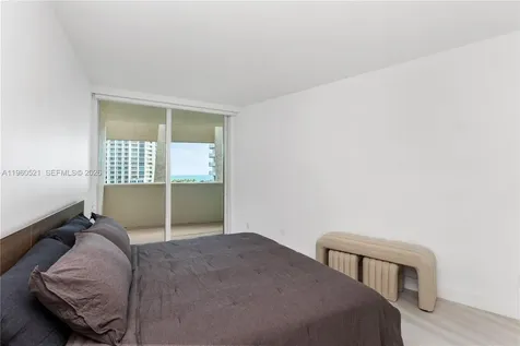 300 S Pointe Drive Miami Beach FL 33139