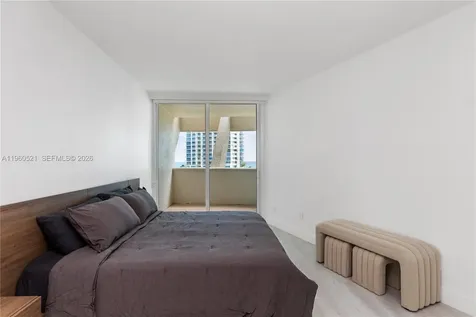 300 S Pointe Drive Miami Beach FL 33139