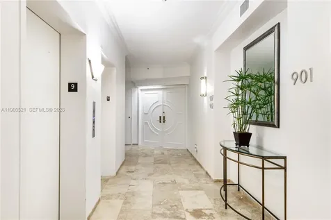 300 S Pointe Drive Miami Beach FL 33139