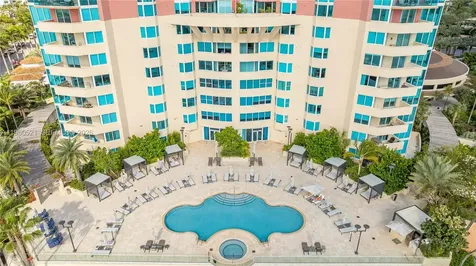 300 S Pointe Drive Miami Beach FL 33139