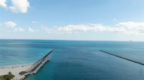 300 S Pointe Drive Miami Beach FL 33139