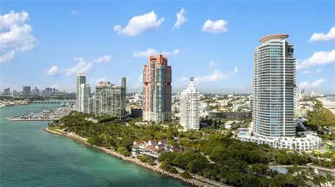 300 S Pointe Drive Miami Beach FL 33139